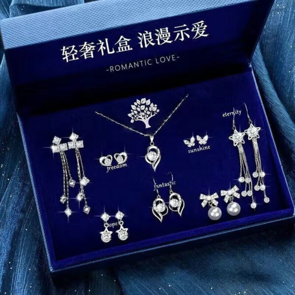 A one-week earring set. 925 sterling silver earrings. A perfect gift for your girlfriend, wife on Valentine's Day, Qixi Festival or for her birthday.