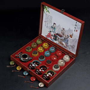 Lapsang Souchong Black Tea from Tongmuguan, Wuyi Mountain. It comes in a gift - box set with a strong aroma, an ideal high - end gift for elders during the Mid - Autumn Festival.